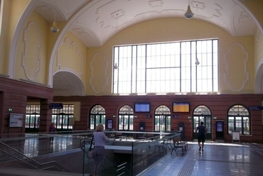Békéscsabai vasútállomás felújítása - építész: Bánszky Szabolcs - fotó: Mata-Dór Architektúra 