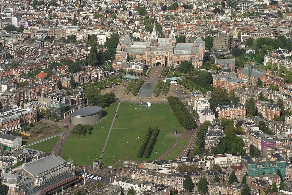 Museumplein, Amsterdam - forrás: erwinvoogt.com