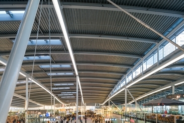 Benthem Crouwel Architects: Utrecht Centraal. Fotó: Jannes Linders (Luchtfoto)