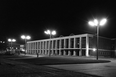 Nagyállomás – Debrecen (a héjszerkezetet tervezte Sajó) - fotó: családi archívum  / Fortepan