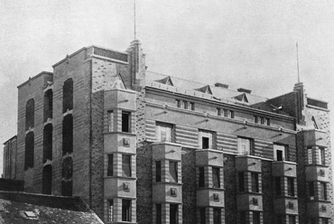 Az izraelita hitközség bérháza, Debrecen (1928) - fotó: családi archívum  / Fortepan