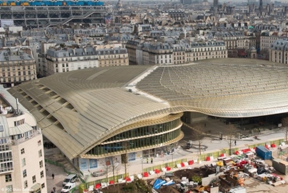 AGC üvegek ékesítik a Les Halles de Paris tetejét