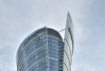 Warsaw Spire - építész: Jaspers Eyers & Partners studio - forrás: AGC