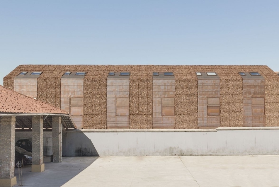 Hat ház az istállóban, Sesto san Giovanni, Olaszország - tervező: Studio Roberto Mascazzini Architetto - fotó: Simone Bossi