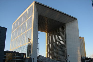 Grande Arche de la Défense - építész: Johan Otto von Spreckelsen - forrás: Wikipedia