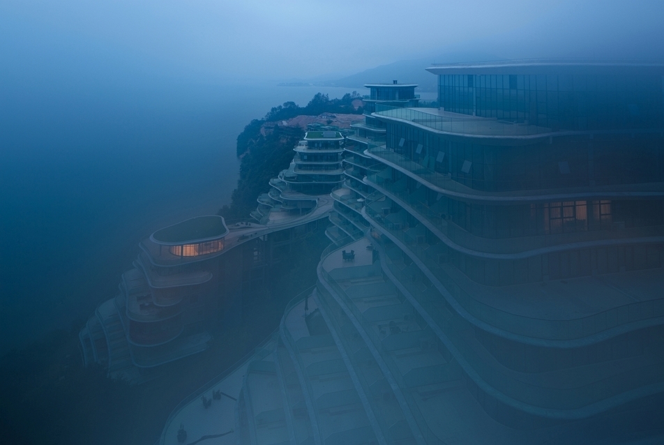 Aurelien Chen - Shanshui I – Tóparti építészet - Huangshan falu, szálloda - Huangshan, Taiping tó, Kína, 2017 - © Architectural Photography Award