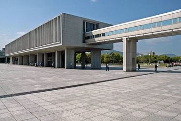 Hiroshima Peace Memorial Museum, 1955. - építész: Tange Kenzo - fotó: Japan Photo Archiv