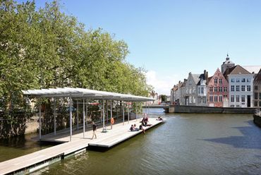 Úszóklub stégje, Brugges - építész: bow wow