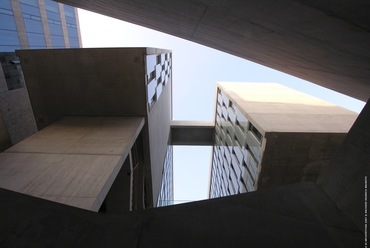 School of Economics, Luigi Bocconi Egyetem, Milánó - építész: Grafton Architects