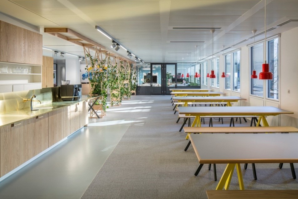 Cundall and Dirk Lindner; Cundall Office, One Carter Lane, WELL Gold minősítést szerzett, a munkavállalói fluktuáció 27%-kal csökkent a korábbi évhez képest