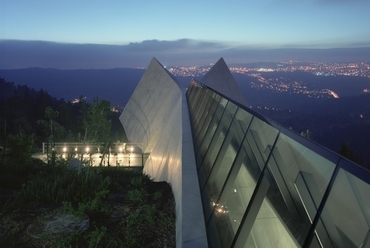 A Yad Vashem Holokauszt Múzeum (2005), Jeruzsálem - forrás: safdiearchitects.com