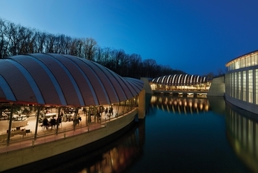 Crystal Bridges Museum of American Art, Bentonville, Arkansas, USA (2011) - forrás: safdiearchitects.com