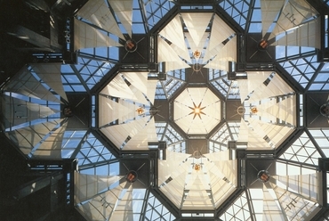 Nemzeti Galéria, Ottawa, Kanada, a nagy csarnok árnyékoló és akusztikai rendszere - forrás: safdiearchitects.com