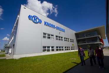 A KNORR-BREMSE Fékrendszerek Kft. gyárának új épülete
