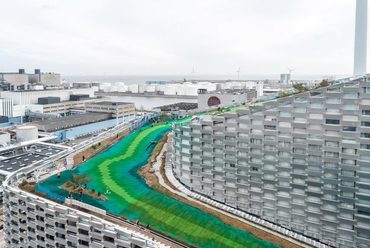 Amager Bakke, Koppenhága, Bjarke Ingels Group, 2017., forrás: dezeen.com