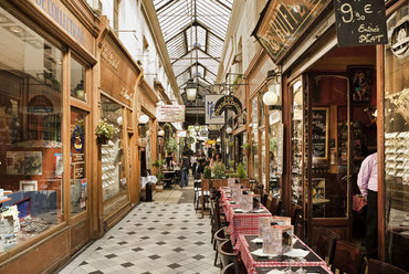 Pollack Mihály, az eredeti üzletház építője a Boulevard de Montmarte-on található, a mai napig Párizs elegáns passzázsának, 