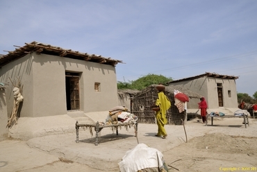 Yasmeen Lari/Heritage Foundation of Pakistan: Sindh Flood Rehabilitation, Sindh Régió, Pakisztán, 2010 óta, Fotó: © Heritage Foundation of Pakistan