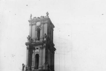 Az elpusztult templom az 1945-ös légitámadás után. Kép: Aufnahme aus dem Bundesarchiv. Kép: Bundesarchiv, azonosító szám: 183-J31422 