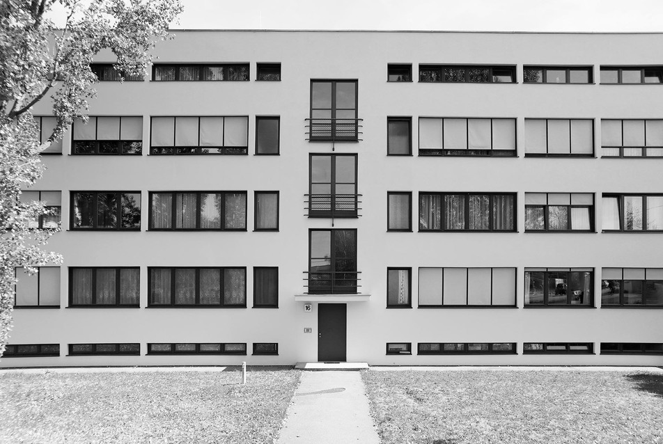 A Mies van der Rohe által tervezett ház a stuttgarti Weissenhofsiedlung mintalakótelepen (1927) - fotó: thelink.berlin