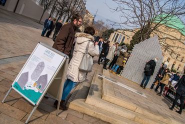 tervezők: Engel Ágnes, Gábris Katinka, Guzsvány Réka, Ördög Valentina, Szücs Evelin, Tisóczki Patrícia - fotó: Dr. Kovács Éva, Gerstenbrein Dominika, Lukács Barnabás, Novák Viktor, Paári Péter