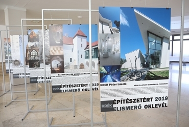 A Forbát Alfréd Építészeti Díjak és az Építészetért elismerő oklevelek kiállítása 2019-ben. Fotó: Dél-dunántúli Építész Kamara