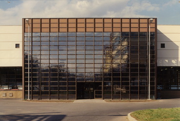 Debrecen, Biogál Gyógyszergyár, 1990 - Terv: Arnóth Lajos, Sebestyény Attila