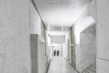 Bevk Perović: Neue Galerie és a kazamaták felújítása, Bécsújhely (Wiener Neustadt), Ausztria, 2016-2019. Fotó © David Schreyer, a Bevk Perović engedélyével