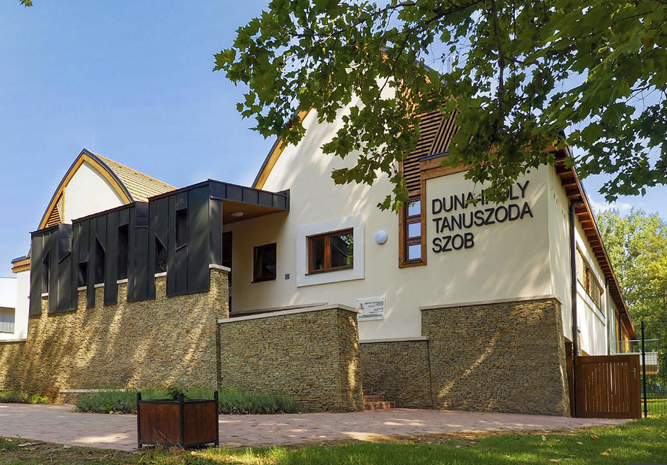  Duna-Ipoly Tanuszoda, Szob -Terv: Terdik Bálint - fotó forrás: Pro Architectura díj  honlap