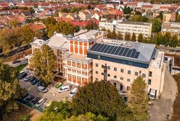 A műemléki védelem alatt álló kaposvári Csiky Gergely színház rekonstrukciója (Fotó: Arker)