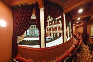 A Csiky Gergely színház dekortextíliái (Forrás: Diotex)