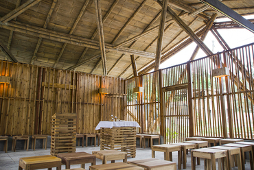 Bambuszkápolna  közösségi építése Ecuadorban - fotó: Ávár Áron