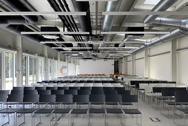 Pécsi Építésziskola Jubileumi Programsorozat - az É81-es épület stúdiója