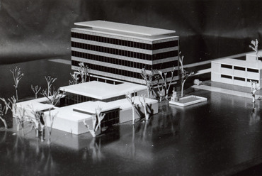 Az Ybl-díjat ért esztergomi Szerszámgépgyár makettje. 1966. Tervező: Cs. Juhász Sára, IPARTERV. Forrás: Cs. Juhász Sára hagyatéka