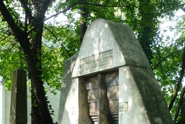 A Schweiger-síremlék, Kecskemét, izraelita temető, 1909. Fotó: Magyaróvári Fanni Izabella