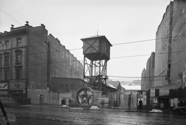 Rákóczi út 66., a metróépítés területe 1952-ben. Fotó: Fortepan, UVATERV