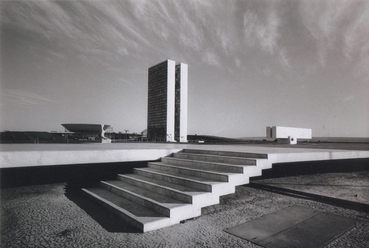 A Nemzeti Kongresszus épülete, Brazíliaváros, fotó: Lucien Hervé, 1961