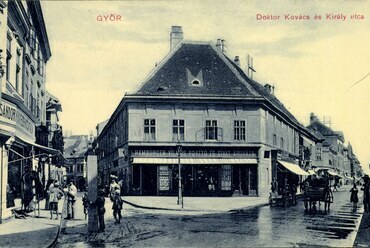 Győr, Hamburger Vilmos posztó- és divatáruháza, 1900 körül (képeslap a szerző gyűjteményéből)