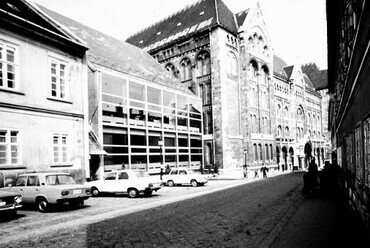 a Budavári Országos Villamos Teherelosztó  épülete 1979-ben - terv: Virág Csaba  -  forrás: 1979_ pennergyulane_fovarosiblog