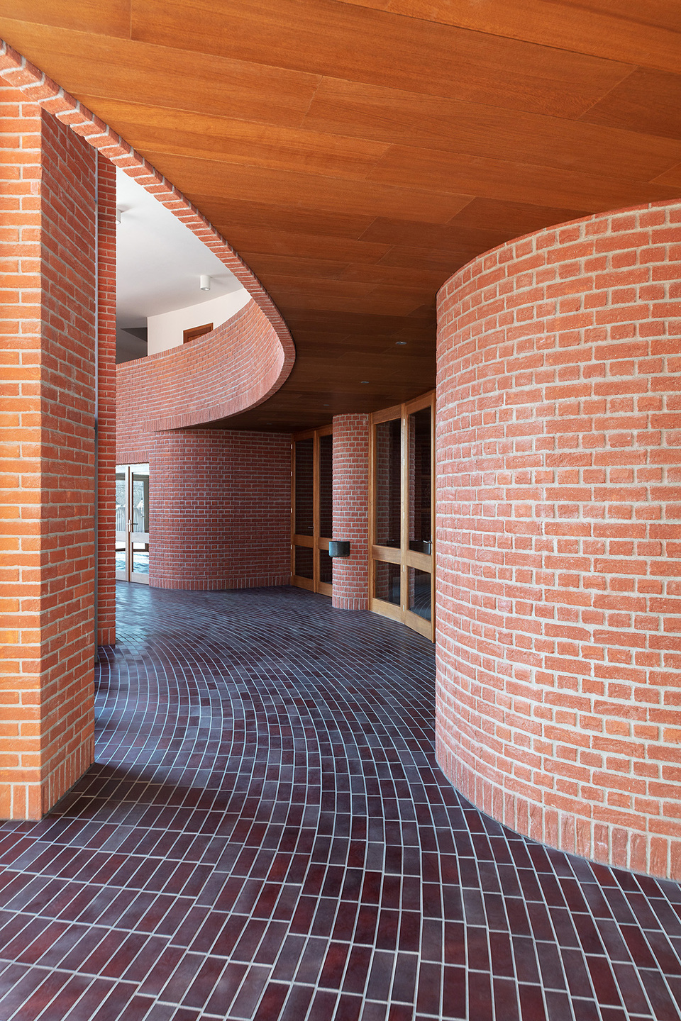 Robert Gutowski Architects: Szent II. János Pál templom, Páty. Fotó: Bujnovszky Tamás