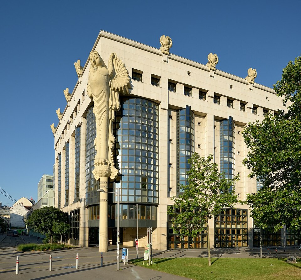 Justus Dahinden – Reinhard Gieselmann – Alexander Marchart – Roland Moebius: A Műszaki Egyetem Könyvtára, Bécs, 1984-1987. Fotó: Peter Haas, Wikimedia Commons