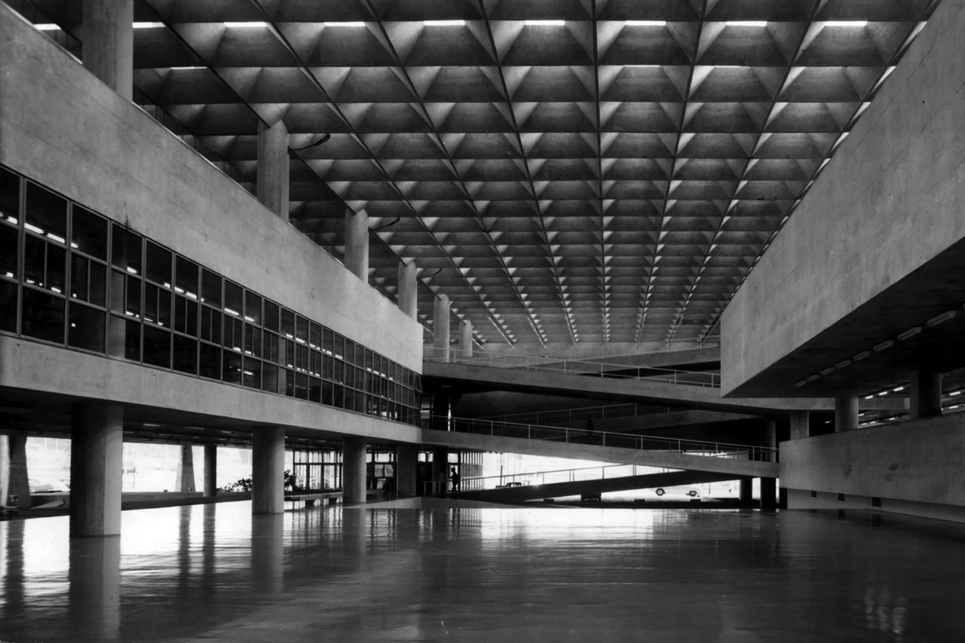 A São Paulo Egyetem Építészeti és Urbanisztikai Karának épülete, Tervezők: João Batista Vilanova Artiga és Carlos Cascaldi, 1961-1969, Fotó forrása: atlasofplaces.com