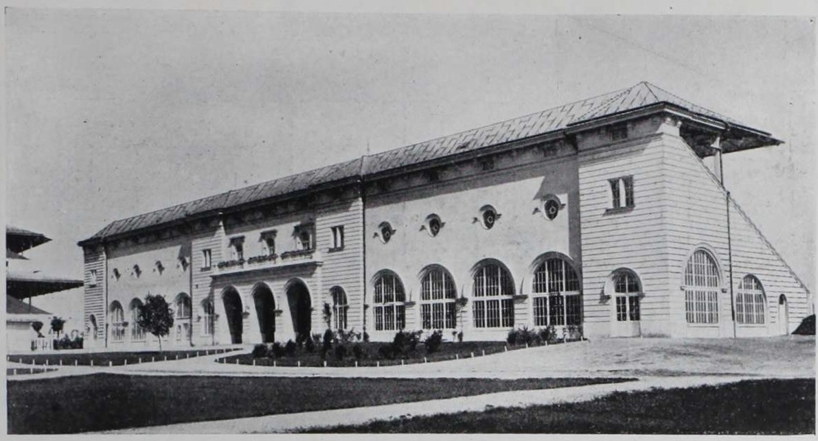 Budapest, Lóversenytér (ma Kincsem Park), II. osztályú tribün 1926-ban, tervező: Münnich Aladár és Wellisch Andor (Magyar Építőművészet, 1926/3-4., 3. o.)