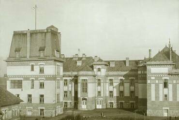 Budapest, Magyar Kir. Posta és Távirda kísérleti állomása, nyugati homlokzat, 1912 körül, tervező: Fleischl Róbert. Forrás: Postamúzeum, Erdélyi Mór felvétele