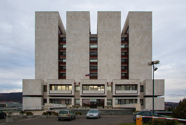 Az Országos Levéltár épülete, Pozsony, 1973-1983, Forrás: architectuul.com