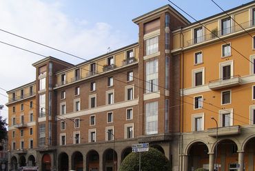 Bologna, Piazza dei Martiri. Fotó: Lampert Rózsa