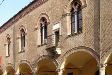 Bologna, történelmi belváros, középkori árkád. Fotó: Lampert Rózsa
