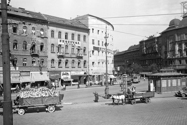 A Nyugati (Marx) tér a Bajcsy-Zsilinszky út és a Szent István körút találkozásánál 1949-ben. Forrás: Fortepan / Kovács Márton Ernő