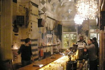 A 2004-2010 között működő, Dob utcai Mumus bár 2009-ben. Forrás: Mumus Facebook-oldal