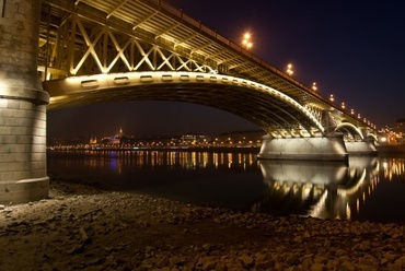 A Margit híd díszvilágítása