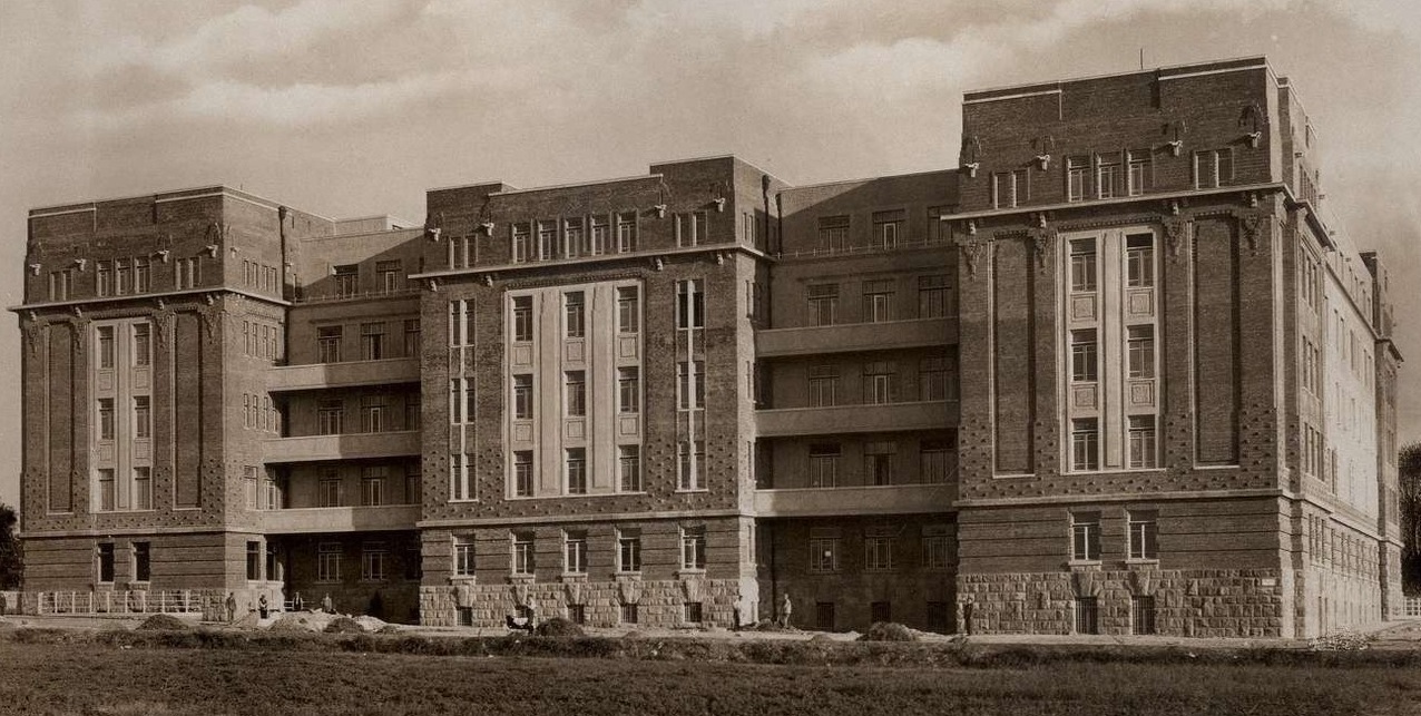 Budapest, Horthy Miklós Közkórház (ma Bajcsy Zsilinszky Kórház) 1932 körül, tervező: Szabolcs Ferenc, Maróthy Kálmán és Rimanóczy Gyula, kivitelező: Fejér Lajos és Dános Lajos (FSZEK Budapest Gyűjtemény)